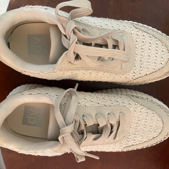 DV Dolce Vita Viral Women's Fay Sneaker Natural Lace-Up Sneakers Textured Fabric - Picture 7 of 14
